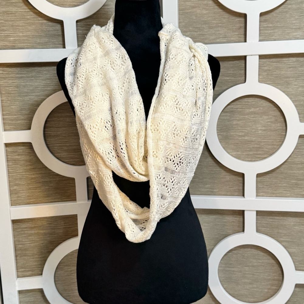 Elegant “Ivory” Cozy Knit Infinity Scarf